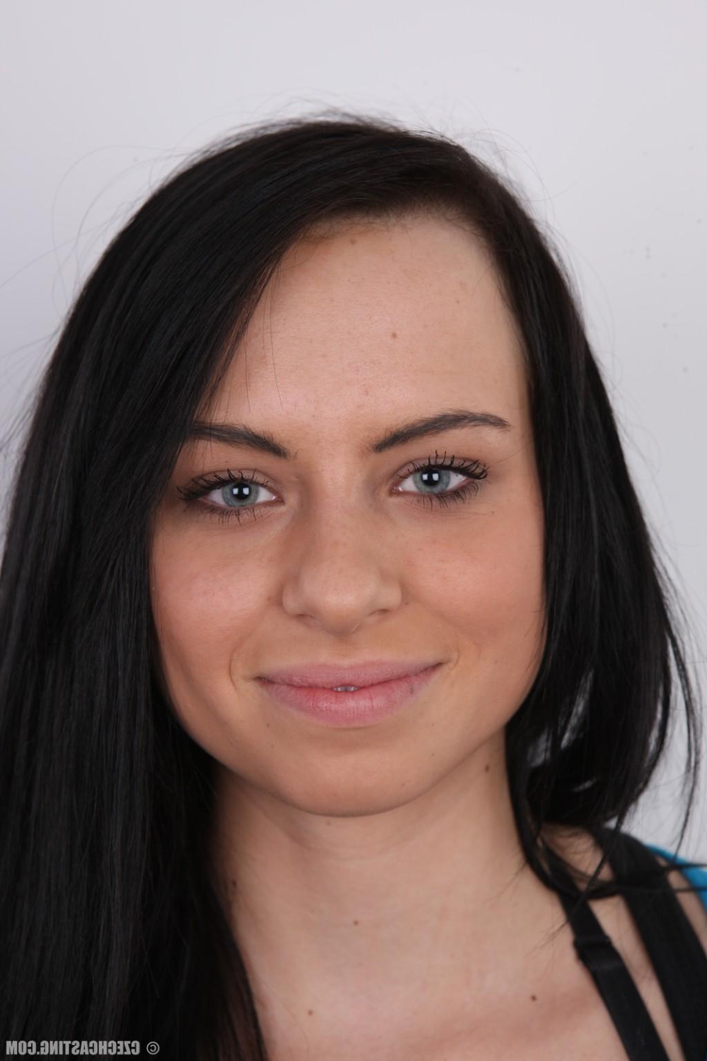 17P Cute amateur brunette girl poses