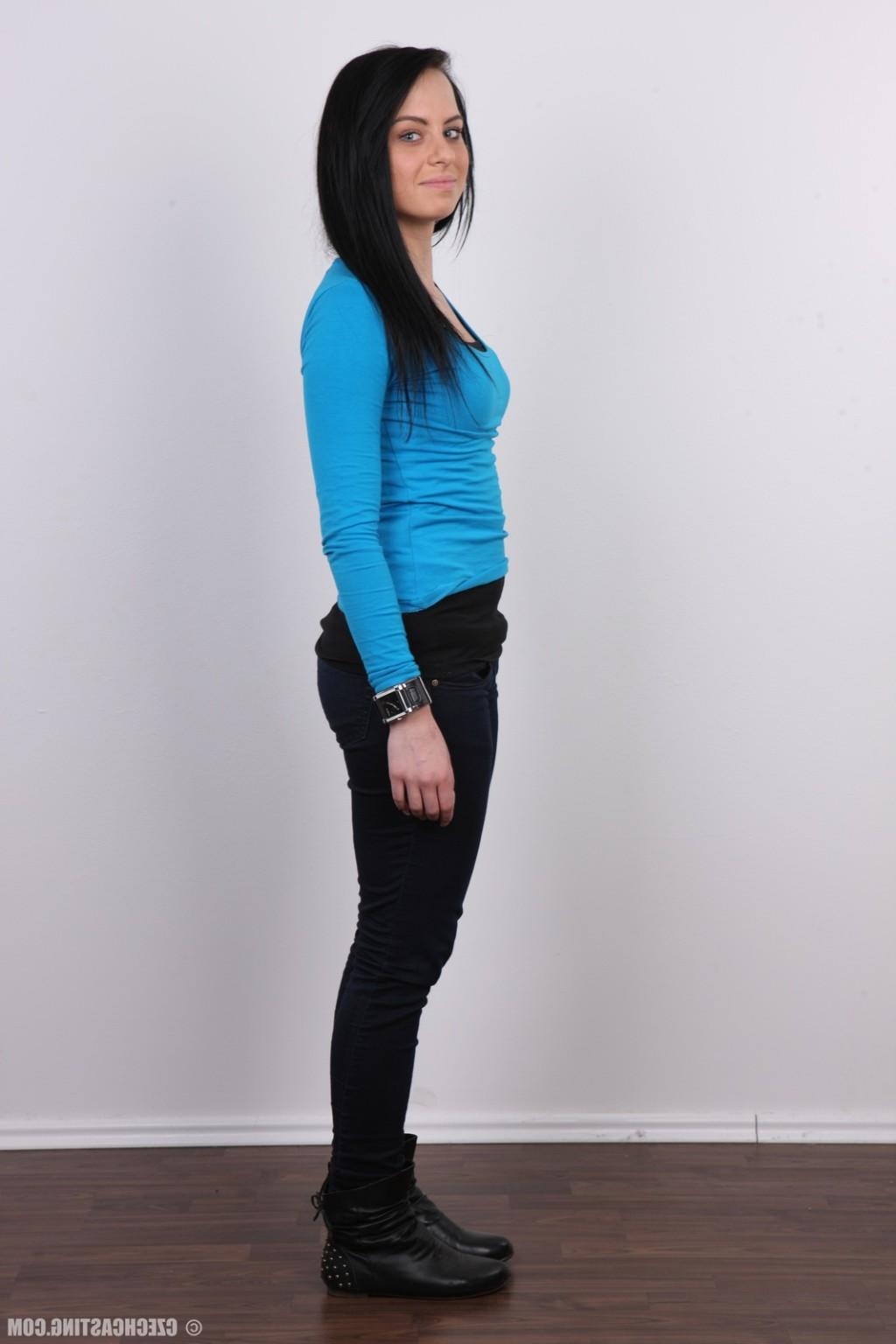 17P Cute amateur brunette girl poses