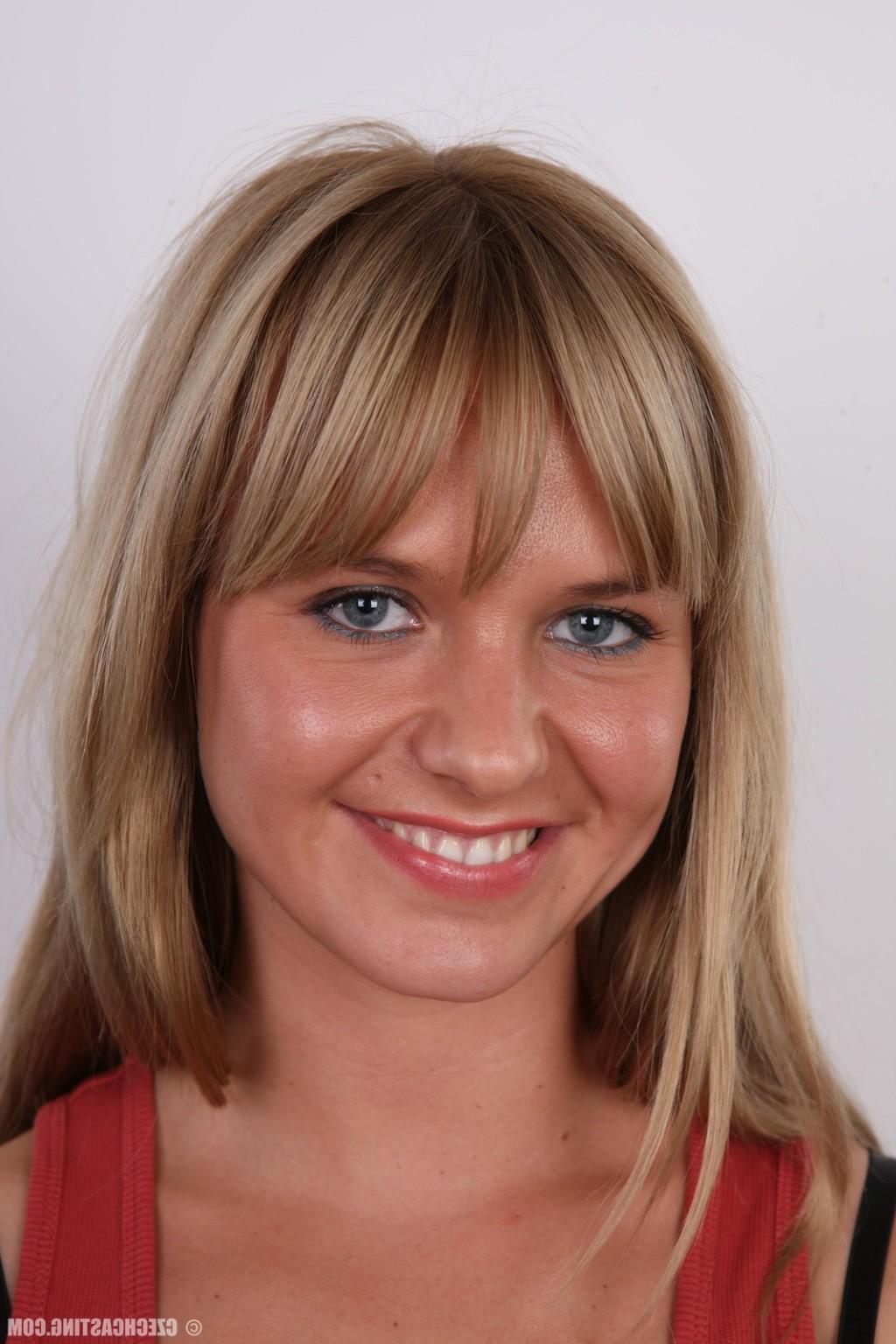 15P Beautiful petite teen posing naked