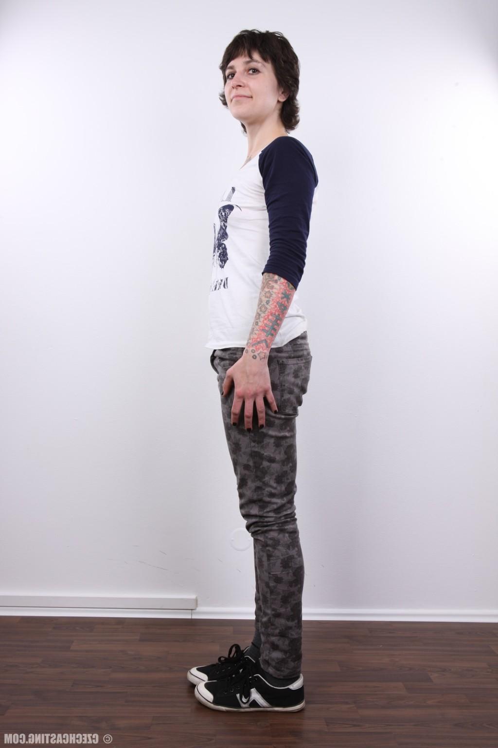 14P Mature tattooed slut poses