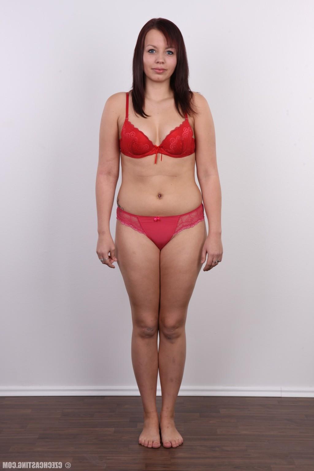 15P Amateur wife poses for photo camera
