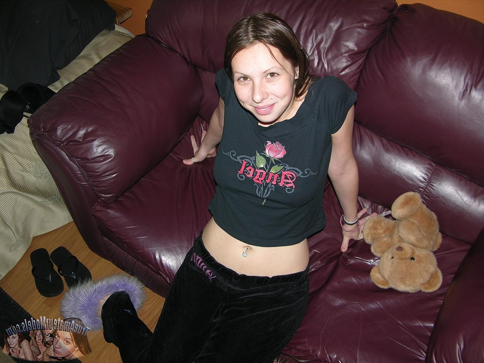 13P Brunette Teen Girlfriend Babe Modeling Nude And Spreading Legs - Zoe from True A