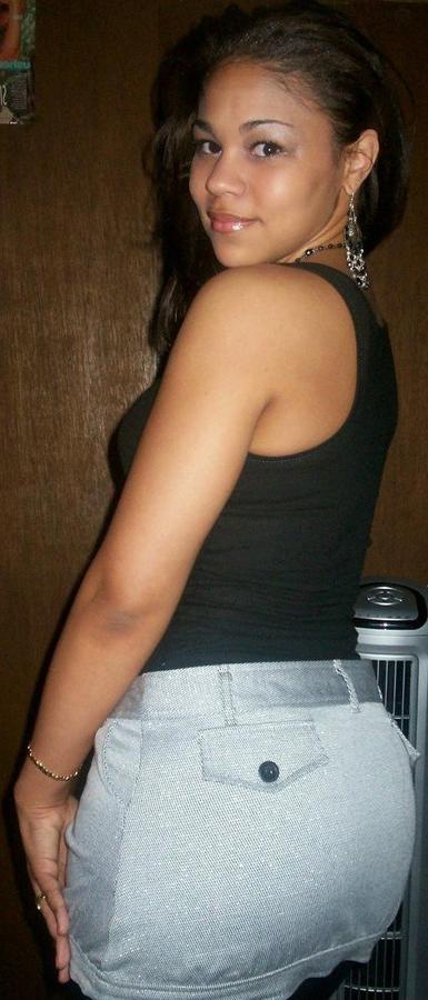 15P Ebony teen gfs posing for cell phone pics