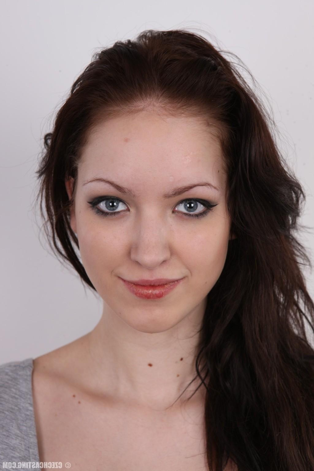 17P Amateur student girl poses photo camera