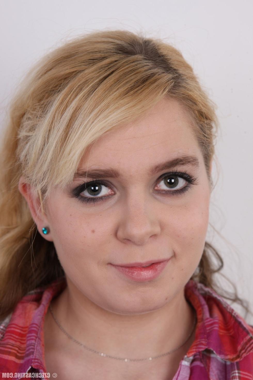 16P Amateur girl with large boobs