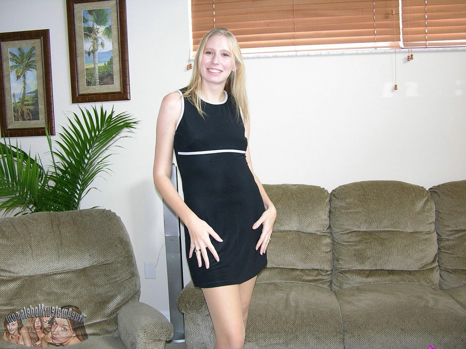 16P Married Blonde MILF Shows Hairy Pussy Underneath Pantyhose - Leslie From Trueama