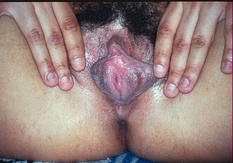 15P Ebony teen gfs posing for cell phone pics