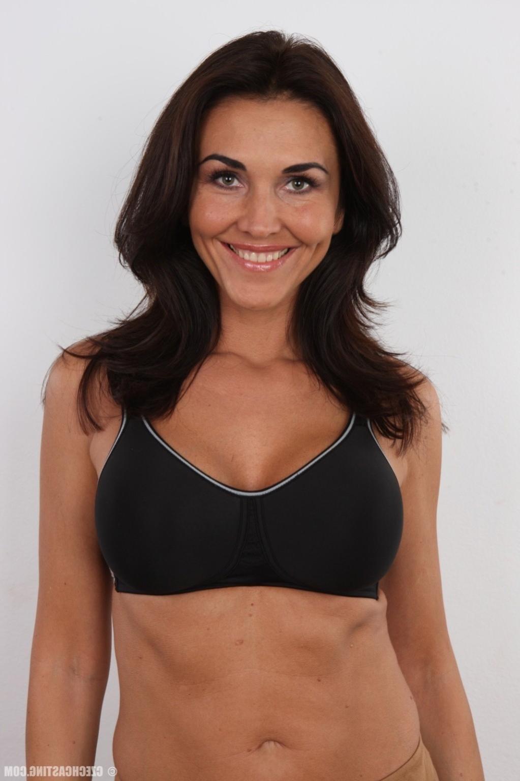 17P Hot mature brunette poses