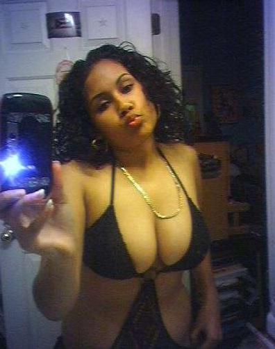 15P Ebony teen gfs posing for cell phone pics