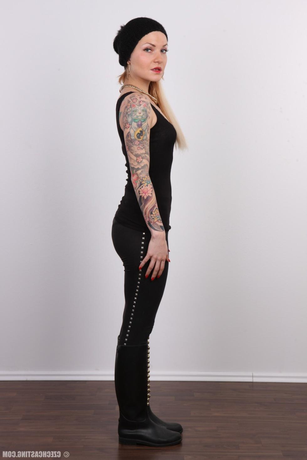 15P Tattooed blonde in casting scene