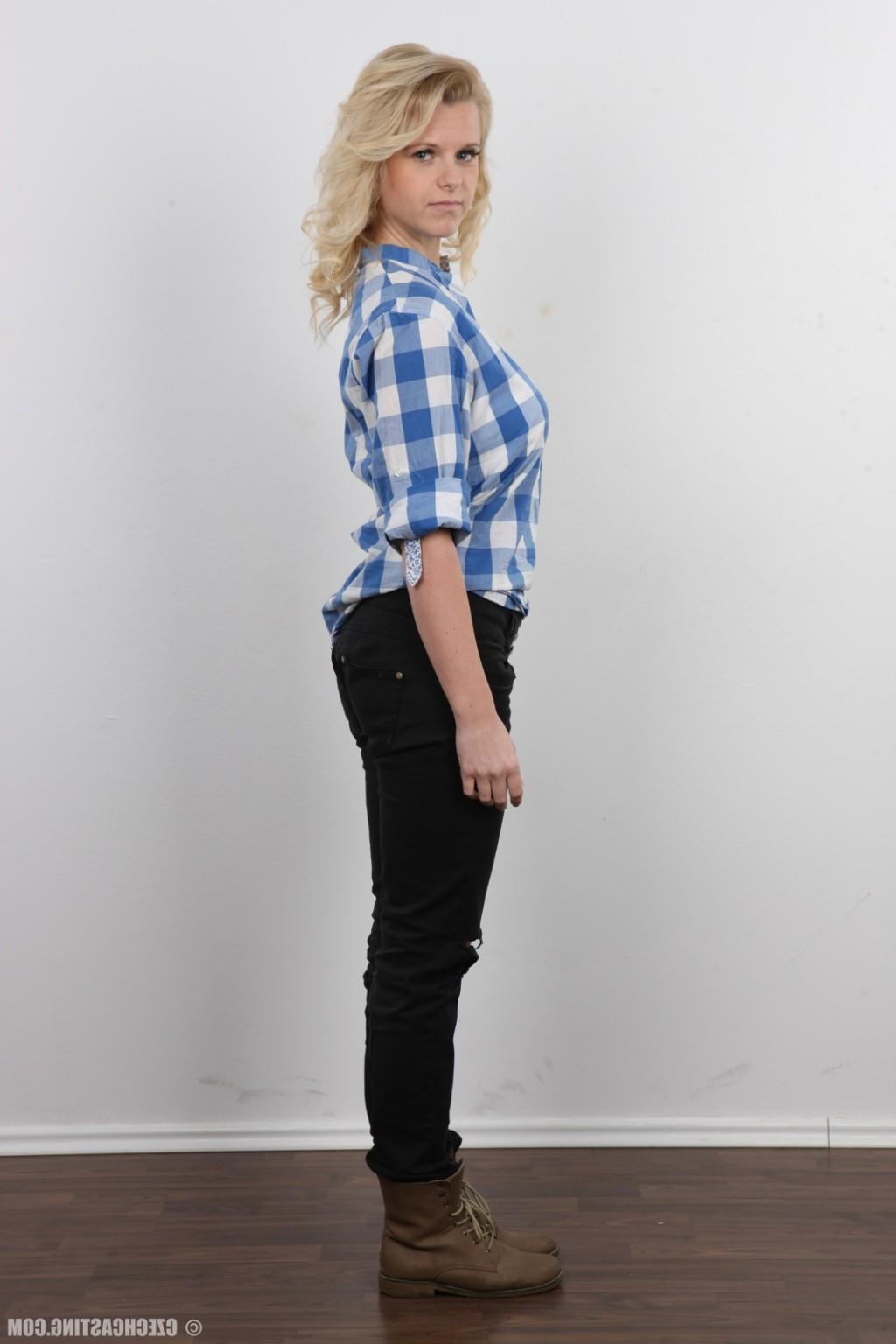 17P Blonde amateur wife in casting session