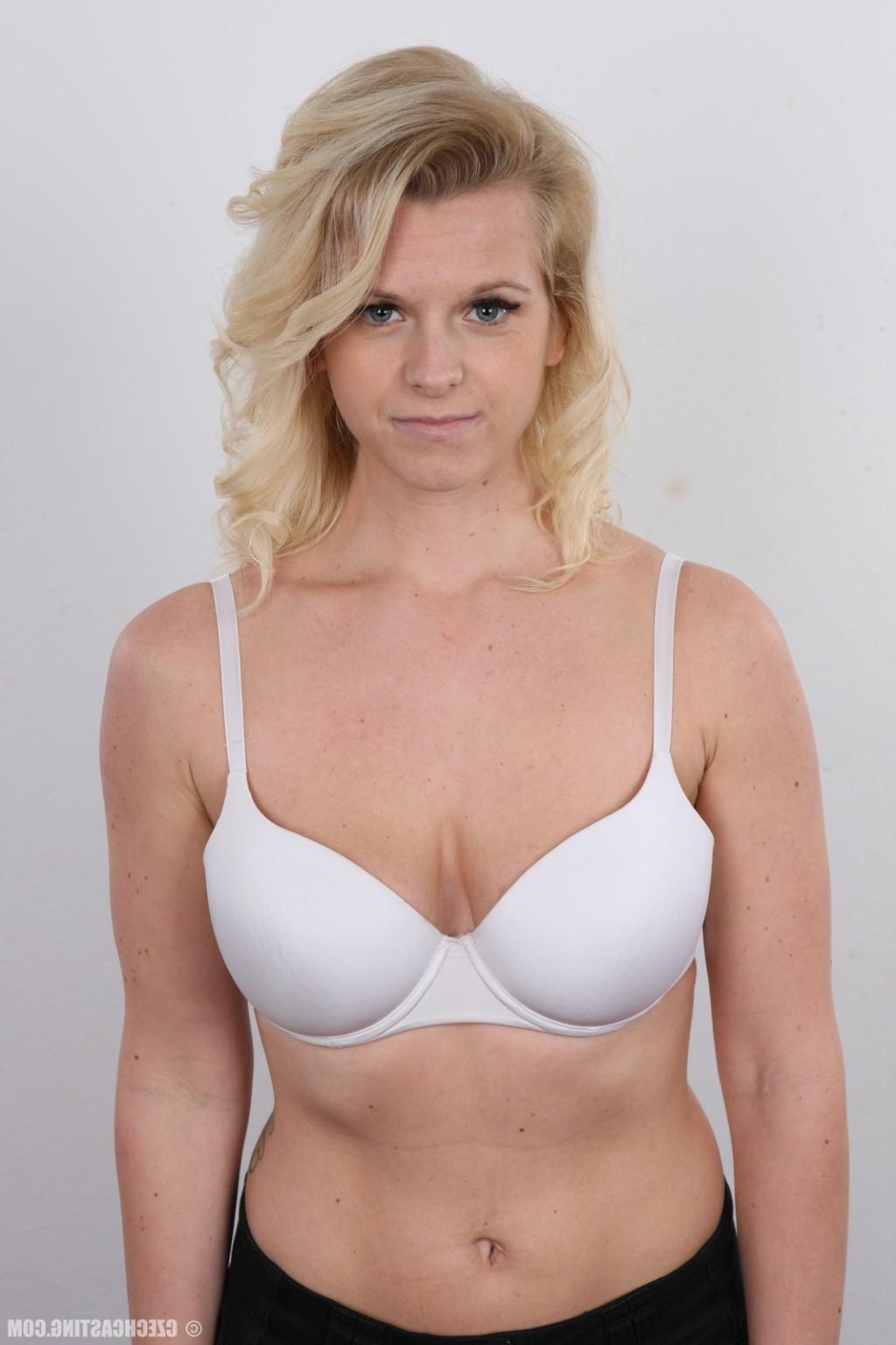 17P Blonde amateur wife in casting session