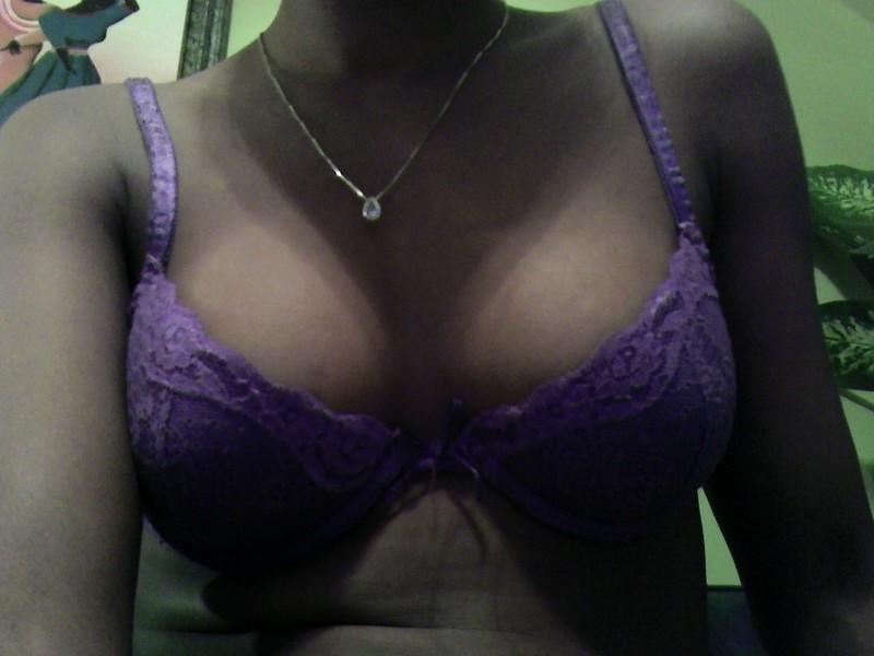 18P Black amateur girlfriends posing for cell phone pics
