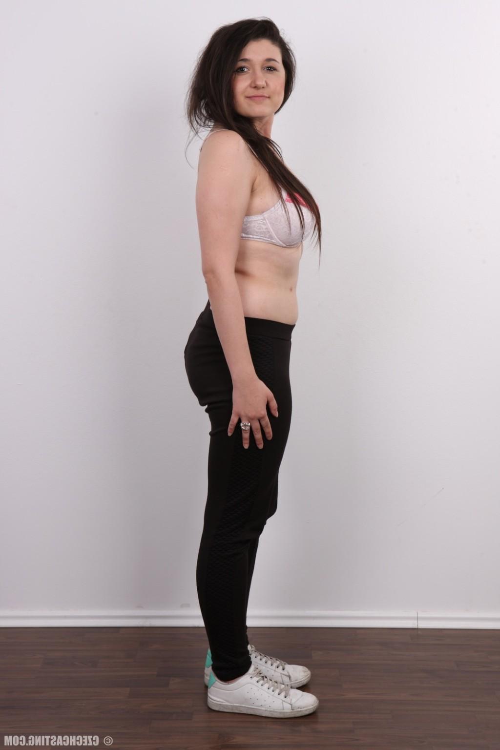 15P Amateur wife in casting photos