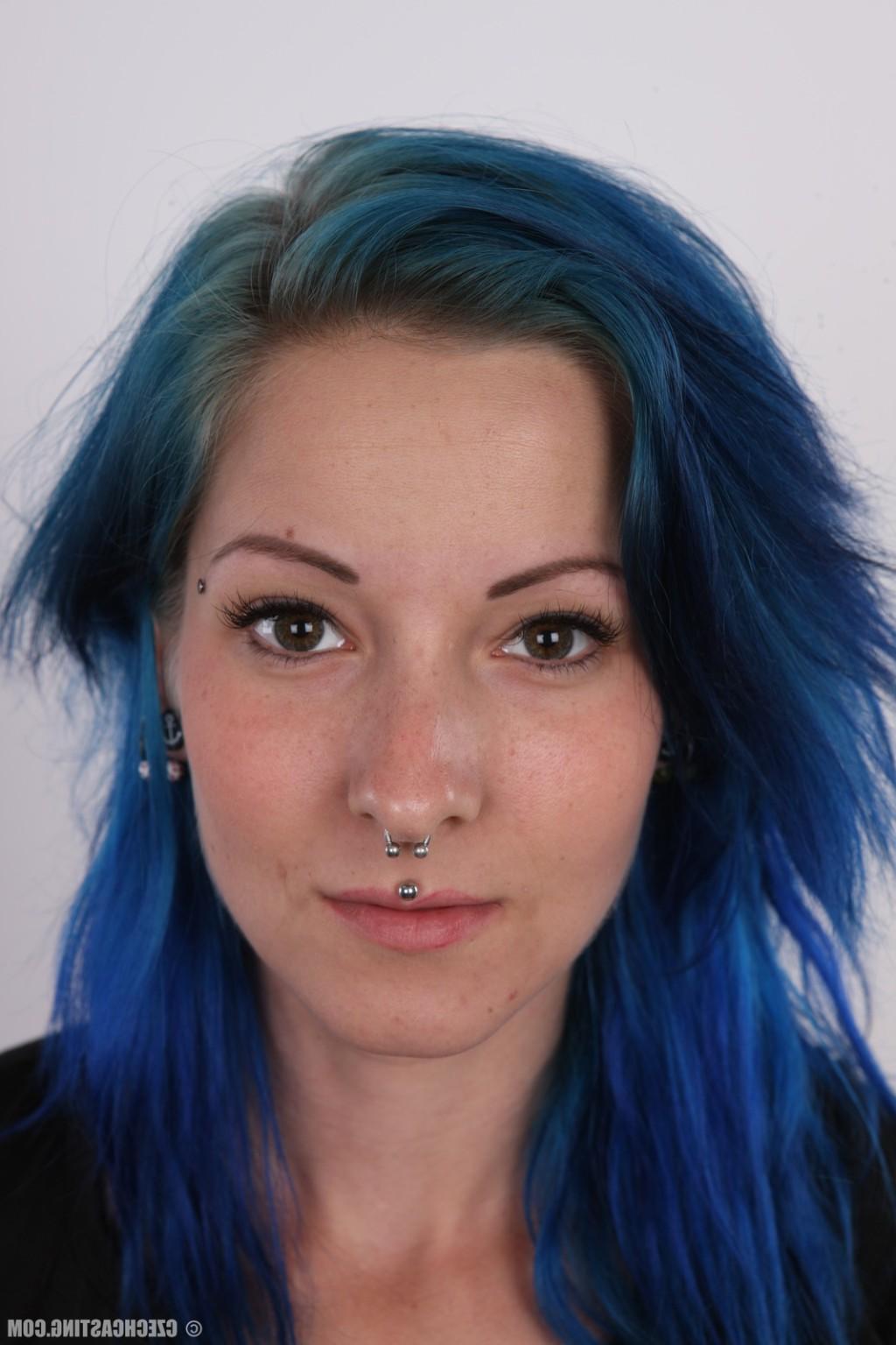 17P Tattooed amateur girl with large tits