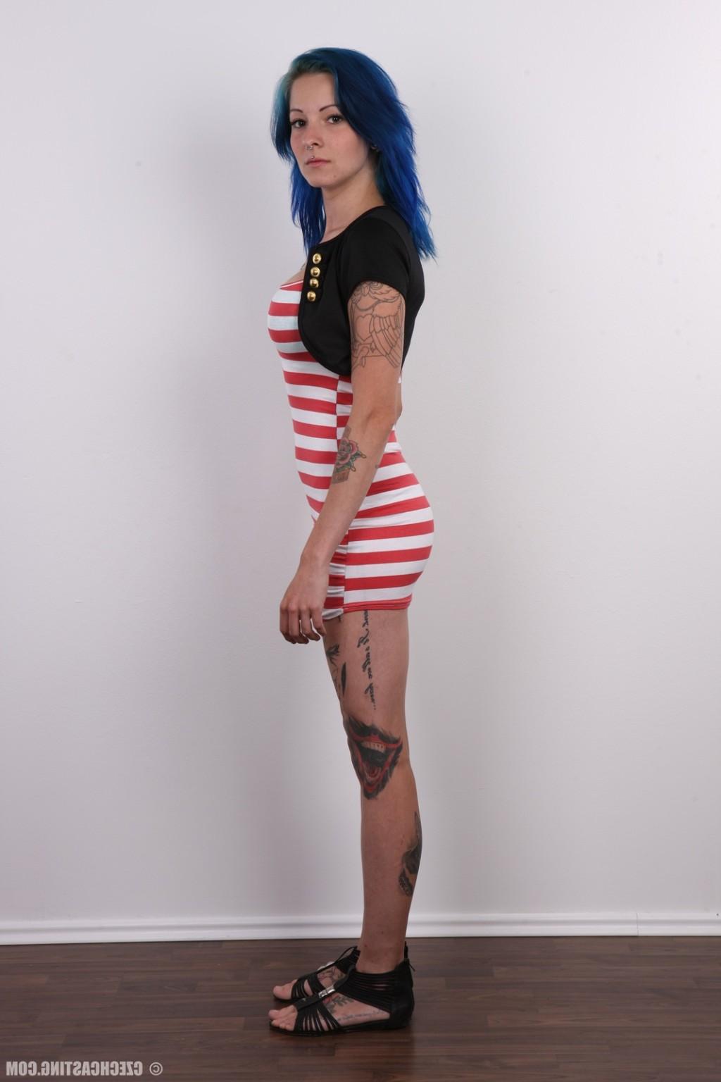 17P Tattooed amateur girl with large tits
