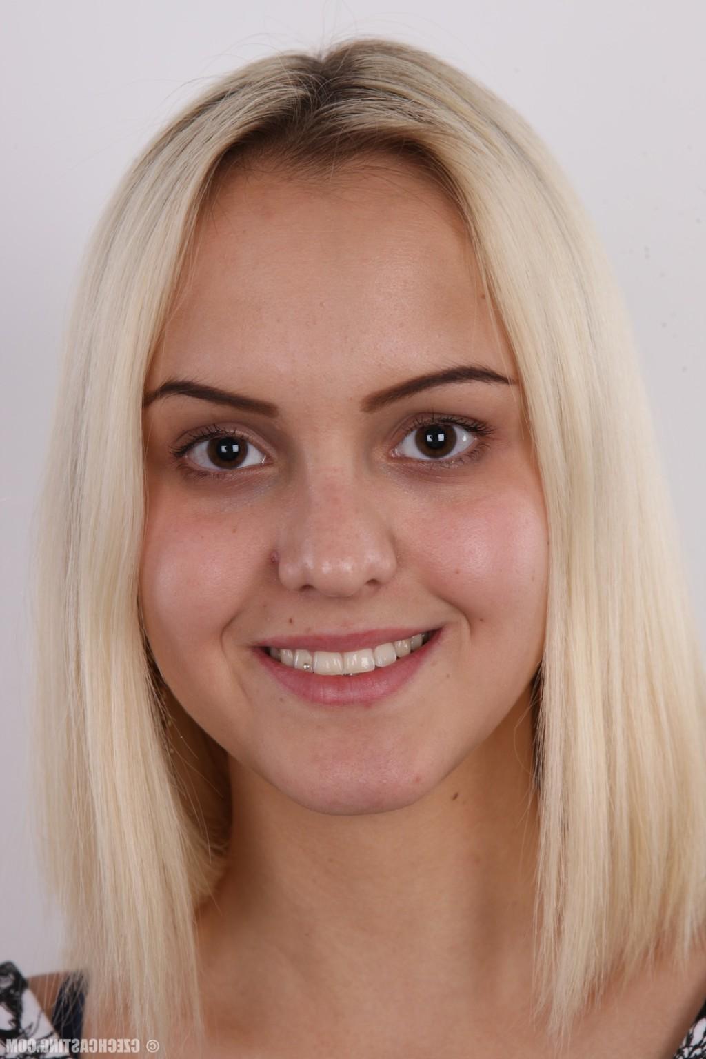 17P Pretty blonde girl poses naked