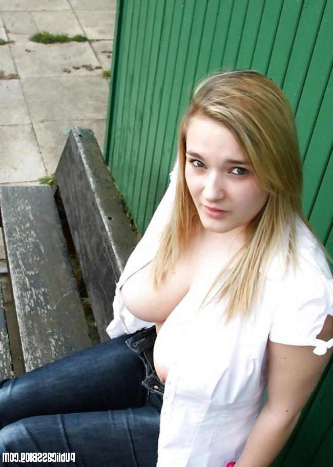 15P Naked gfs are posing and playing outdoors