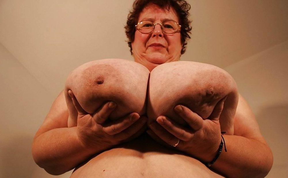 15P amateur grannies showing off their big boobs