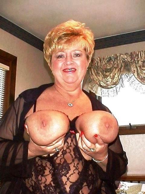15P amateur grannies showing off their big boobs