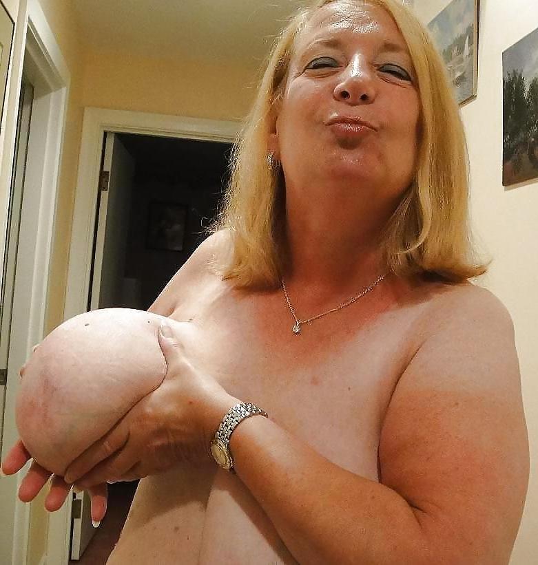 15P amateur grannies showing off their big boobs