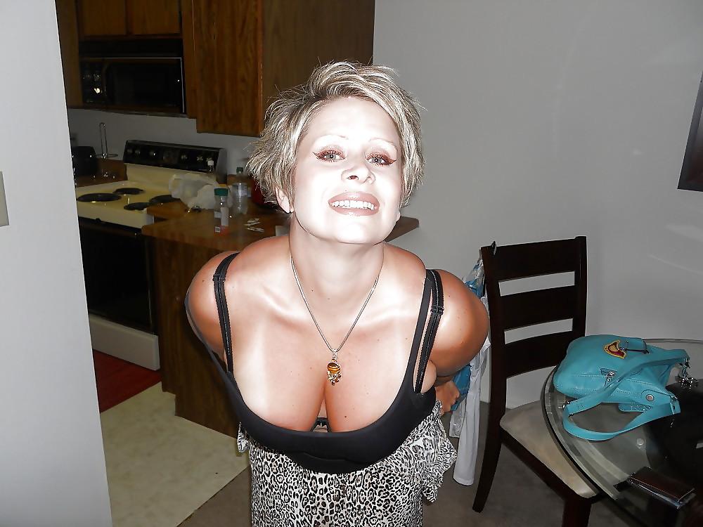 14P Big Tit Suburban Mom From Saporno.com