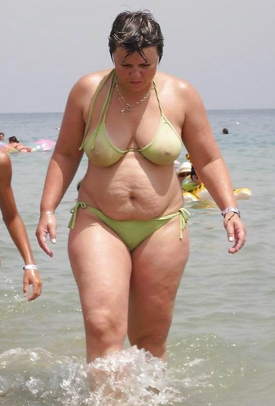 12P amateur grannies showing off their big boobs