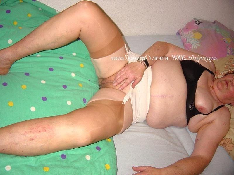15P Big and enjoyable saggy granny tits