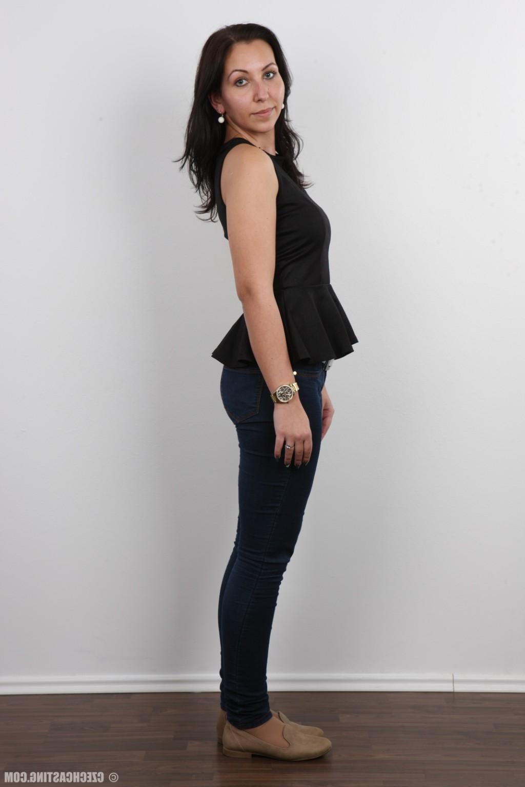 17P Sexy wife poses for photo camera