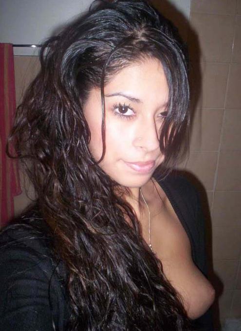 15P Ebony teen gfs posing for cell phone pics