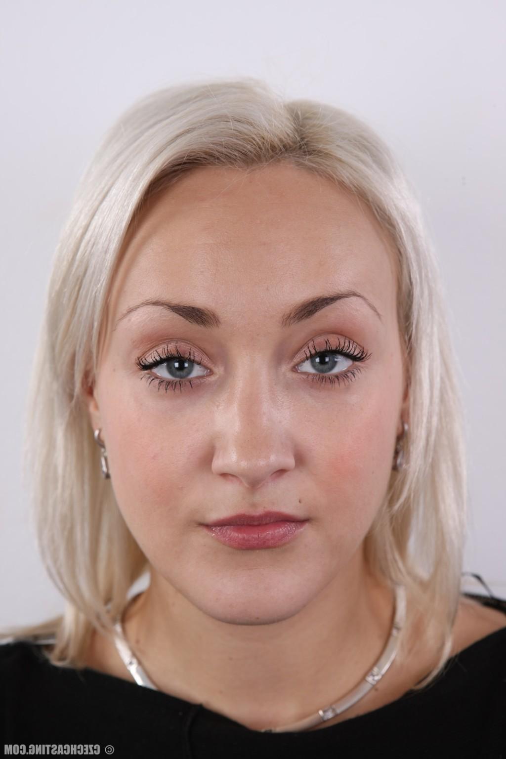 18P Amateur blonde with beautiful breasts