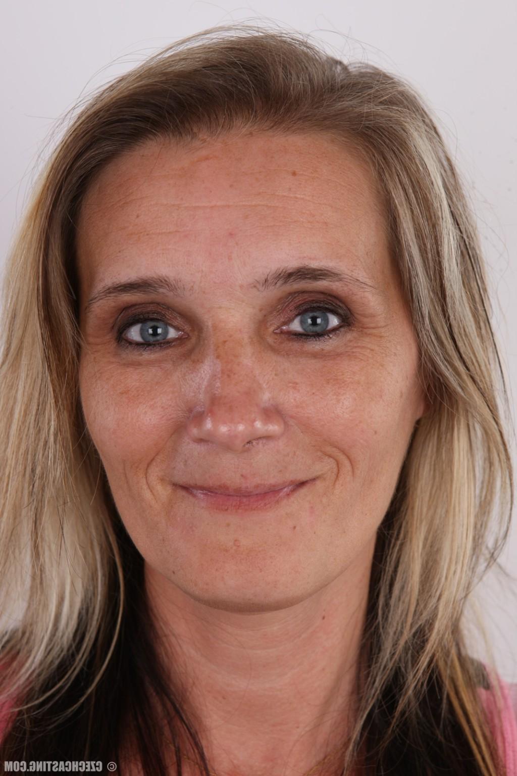 15P Mature wife poses for photo camera