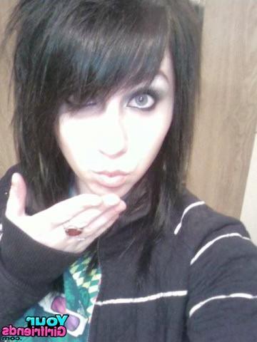 11P She just turned legal and got her cellphone pics hacked off myspace for us to pl