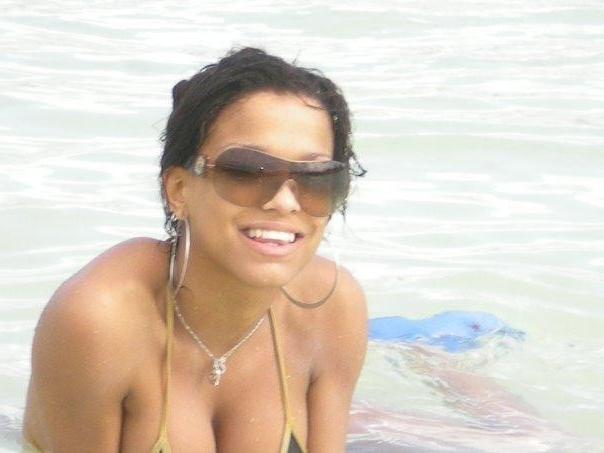 15P Ebony teen gfs posing for cell phone pics