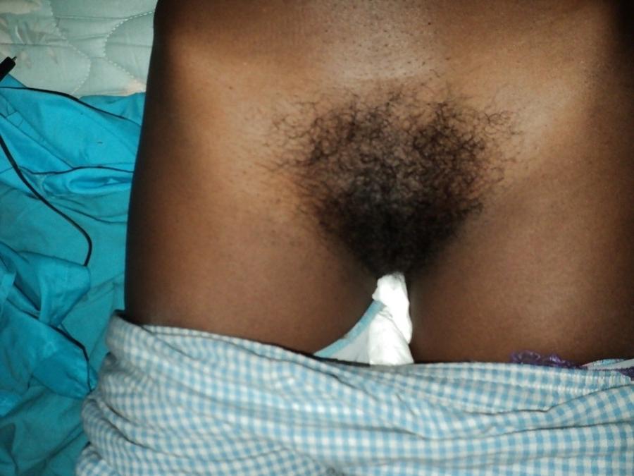 15P Ebony teen gfs posing for cell phone pics