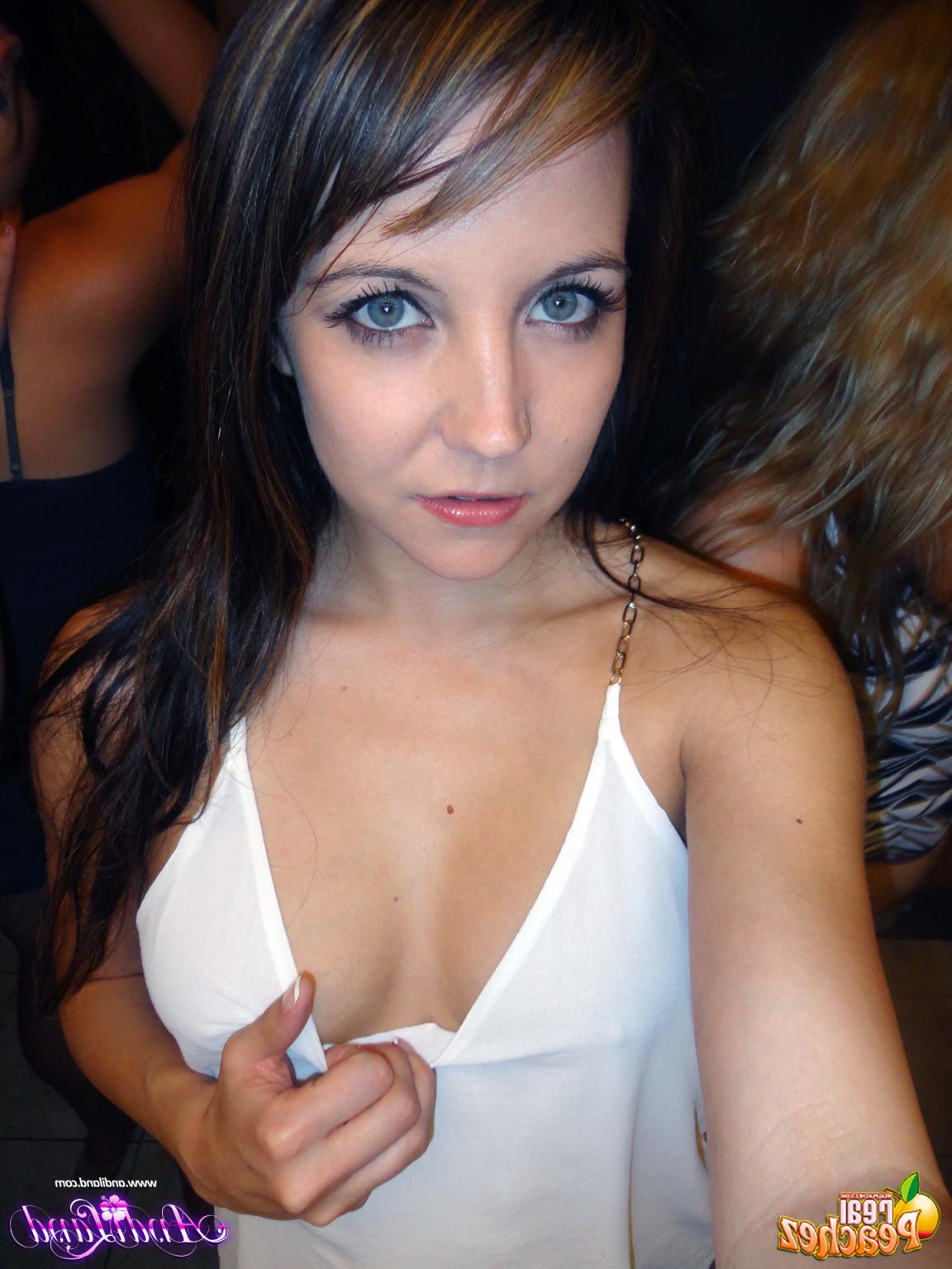 15P Vegas candid girls