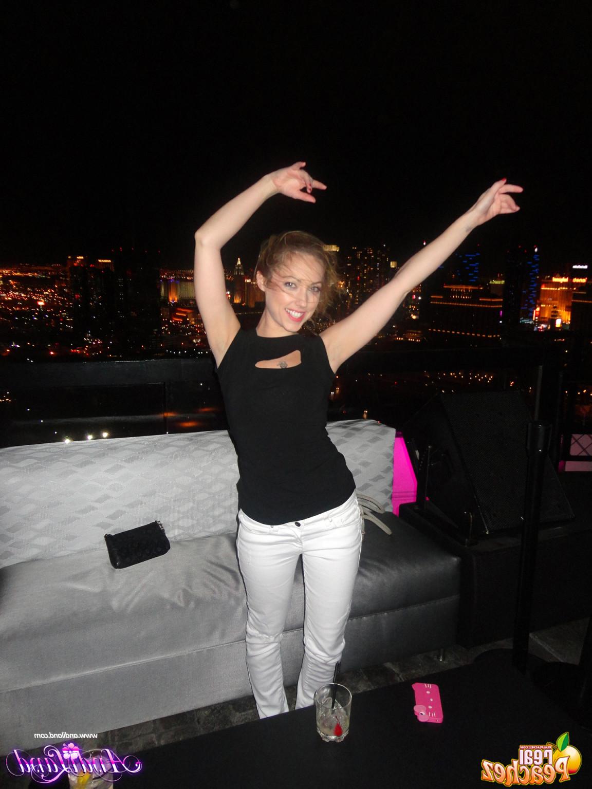 15P Vegas candid girls