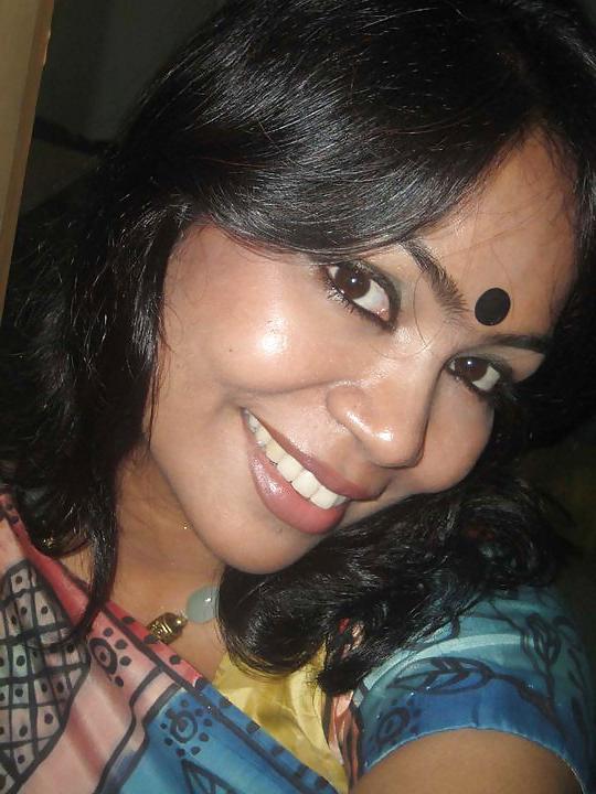 23P Hot Indian Lady