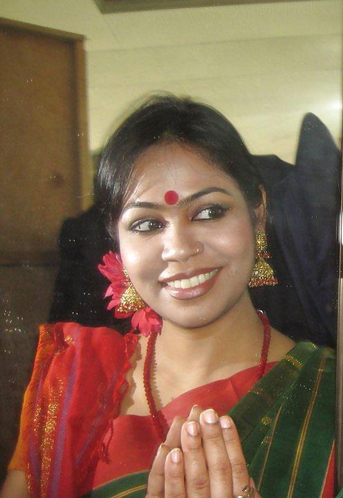 23P Hot Indian Lady
