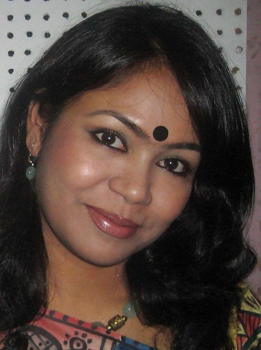 23P Hot Indian Lady