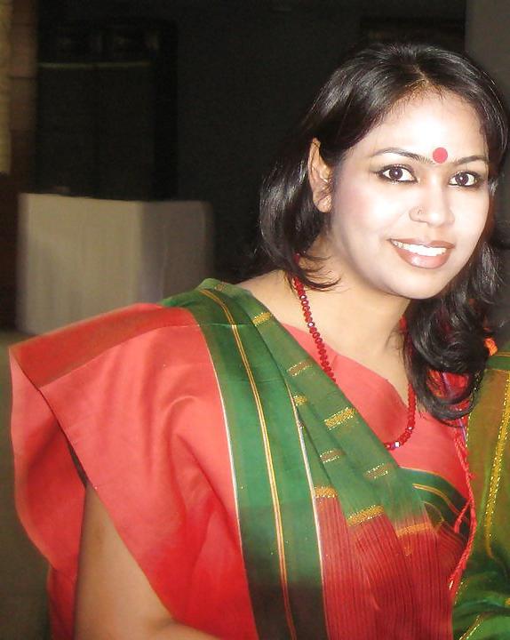23P Hot Indian Lady