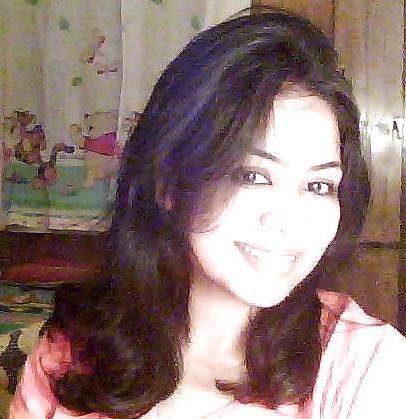 23P Hot Indian Lady