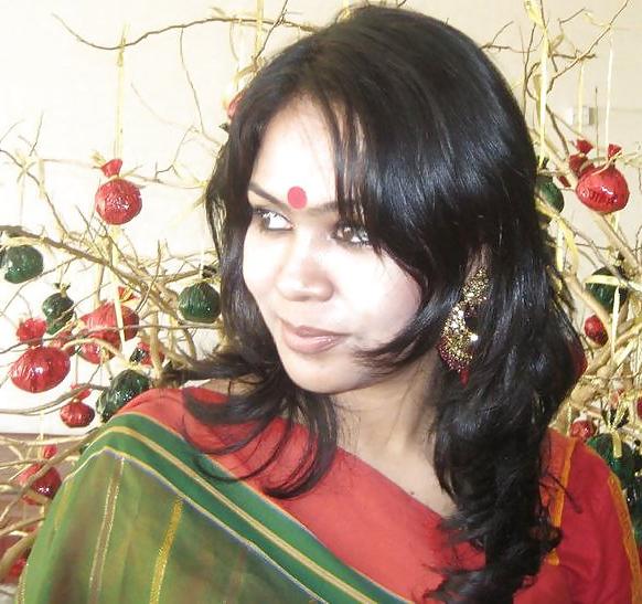 23P Hot Indian Lady