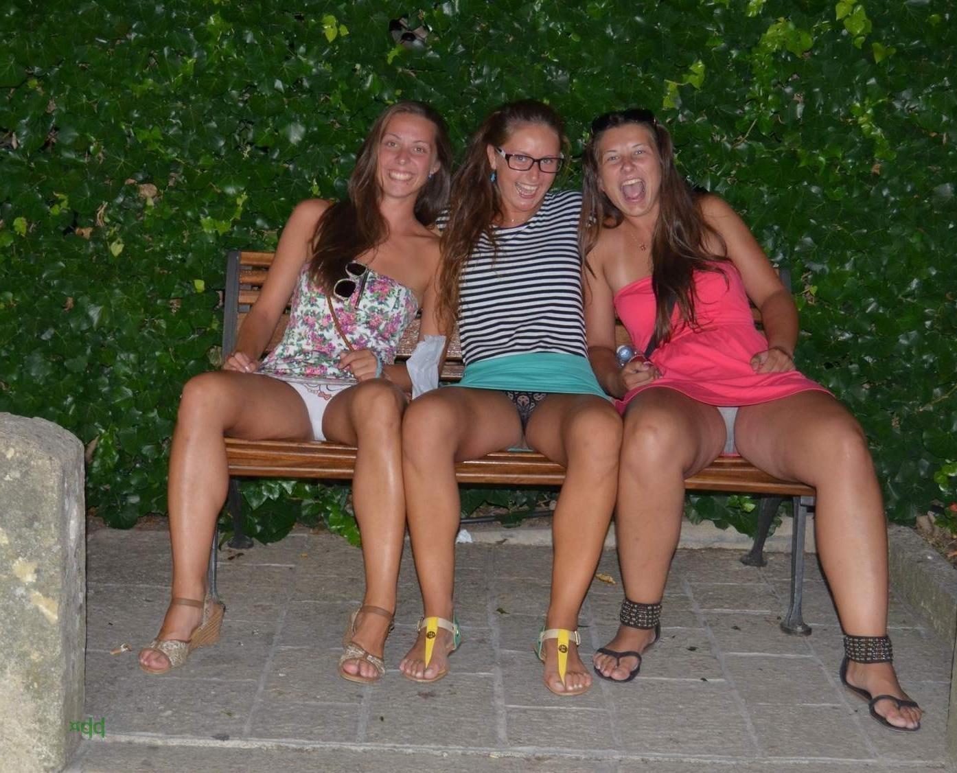 20P Public caught upskirt amateur candid photos