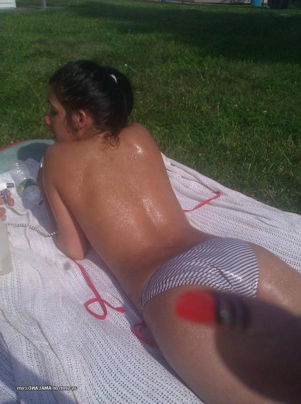 12P Photos of a gorgeous sexy hot-assed Spanish chick