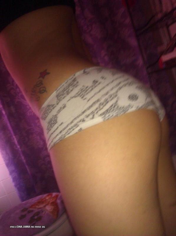 12P Photos of a gorgeous sexy hot-assed Spanish chick
