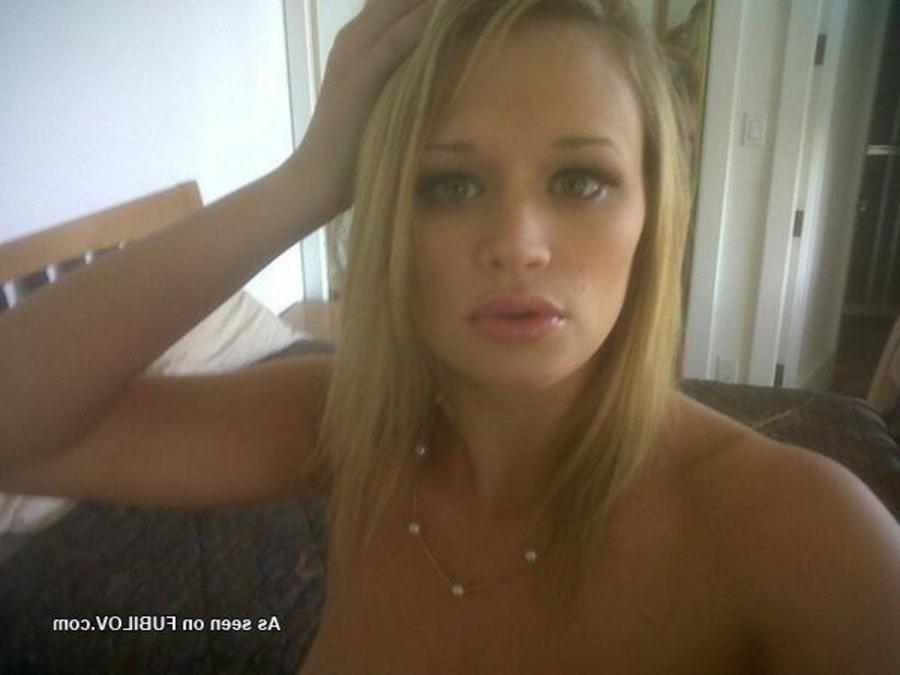 9P Steamy hot sexy amateur babe's hacked cellphone pics