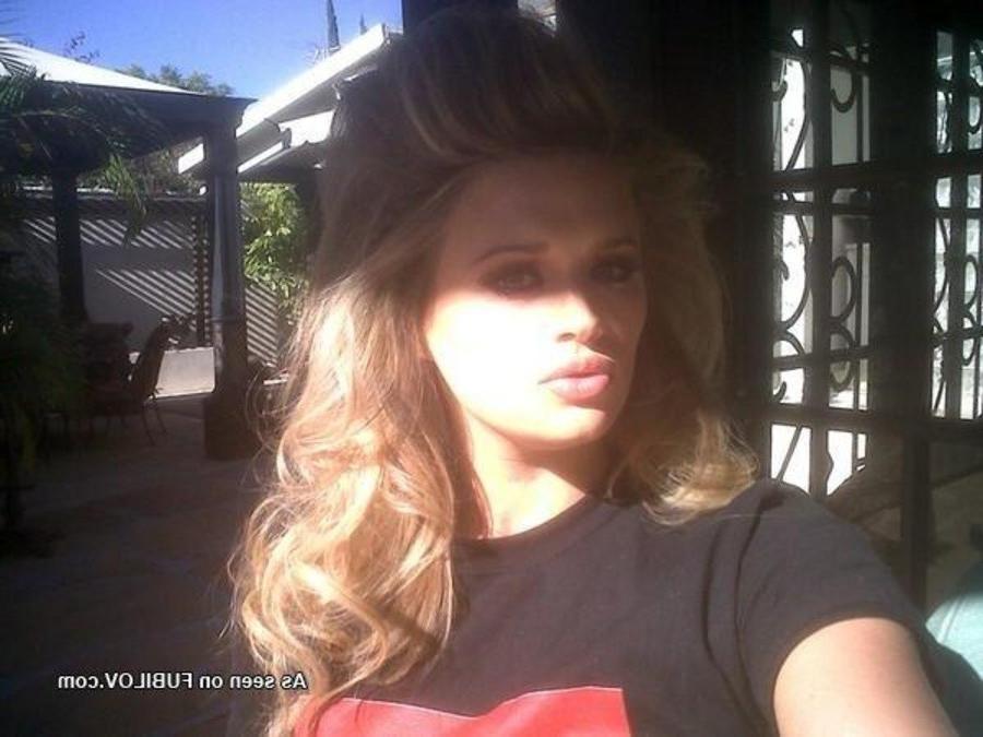 9P Steamy hot sexy amateur babe's hacked cellphone pics
