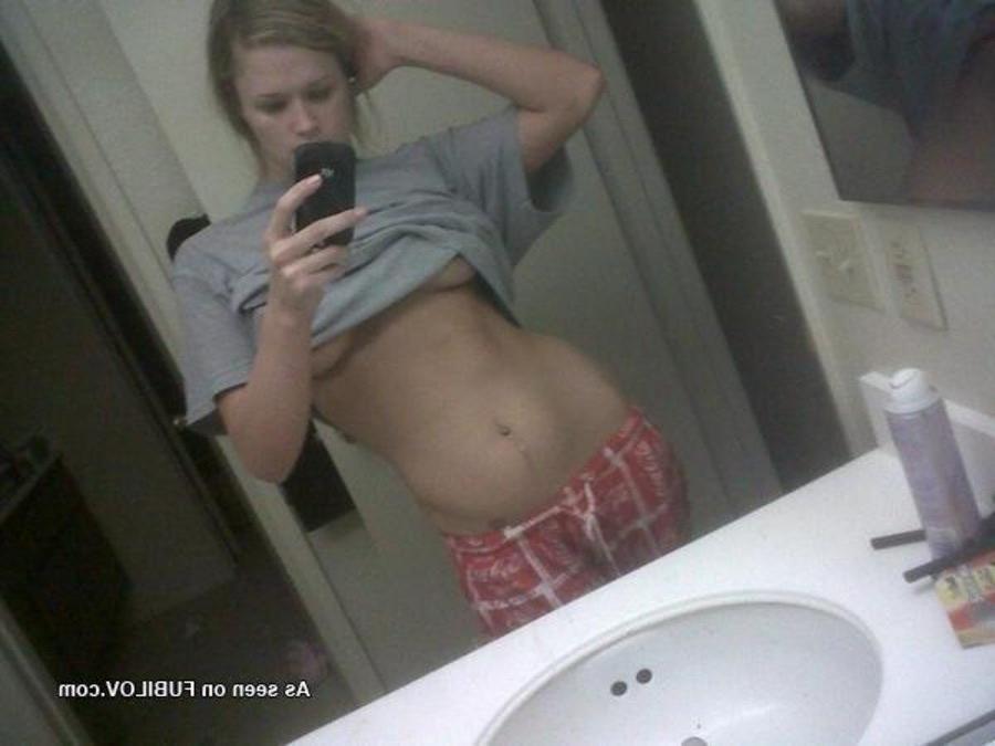 9P Steamy hot sexy amateur babe's hacked cellphone pics