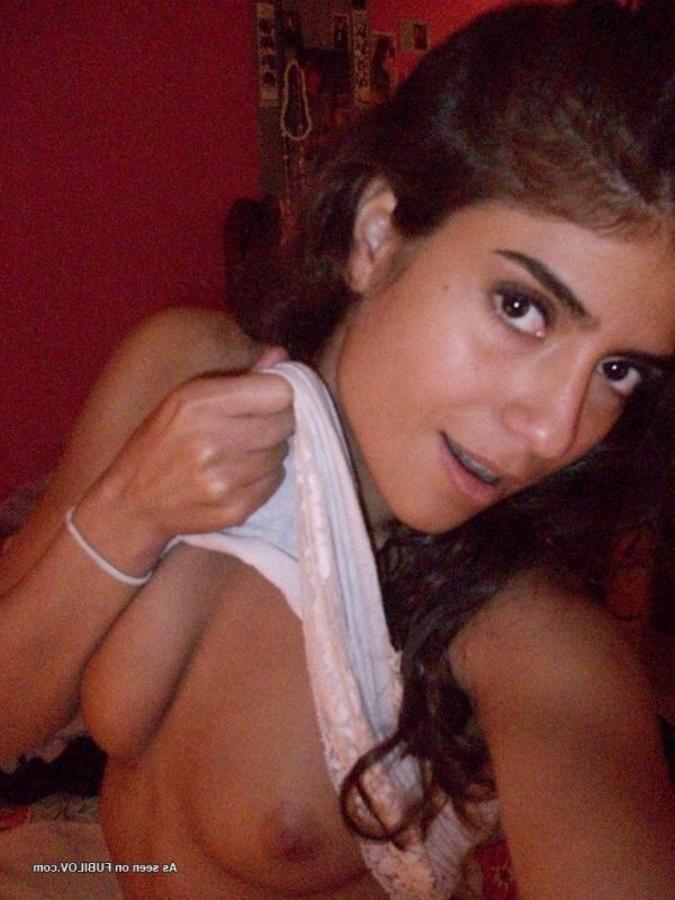 9P Sexy naughty chica teasing with her nice perky breasts